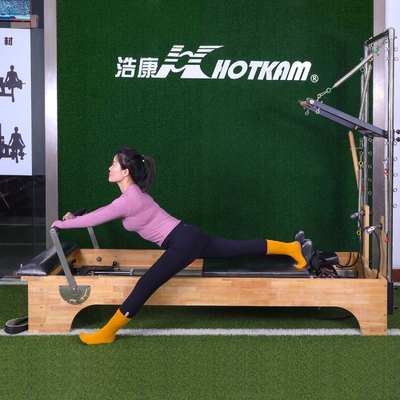 負荷200kg Pilatesの練習装置の深いずんぐりとしたPilatesの改革者機械