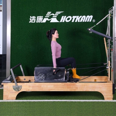 負荷200kg Pilatesの練習装置の深いずんぐりとしたPilatesの改革者機械