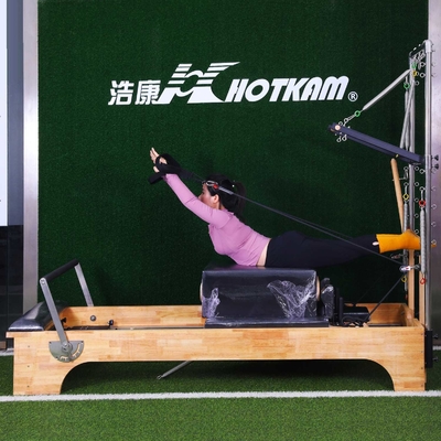 負荷200kg Pilatesの練習装置の深いずんぐりとしたPilatesの改革者機械