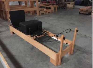 ISO9001 Pilatesの練習装置木Pilatesの改革者OEM ODM